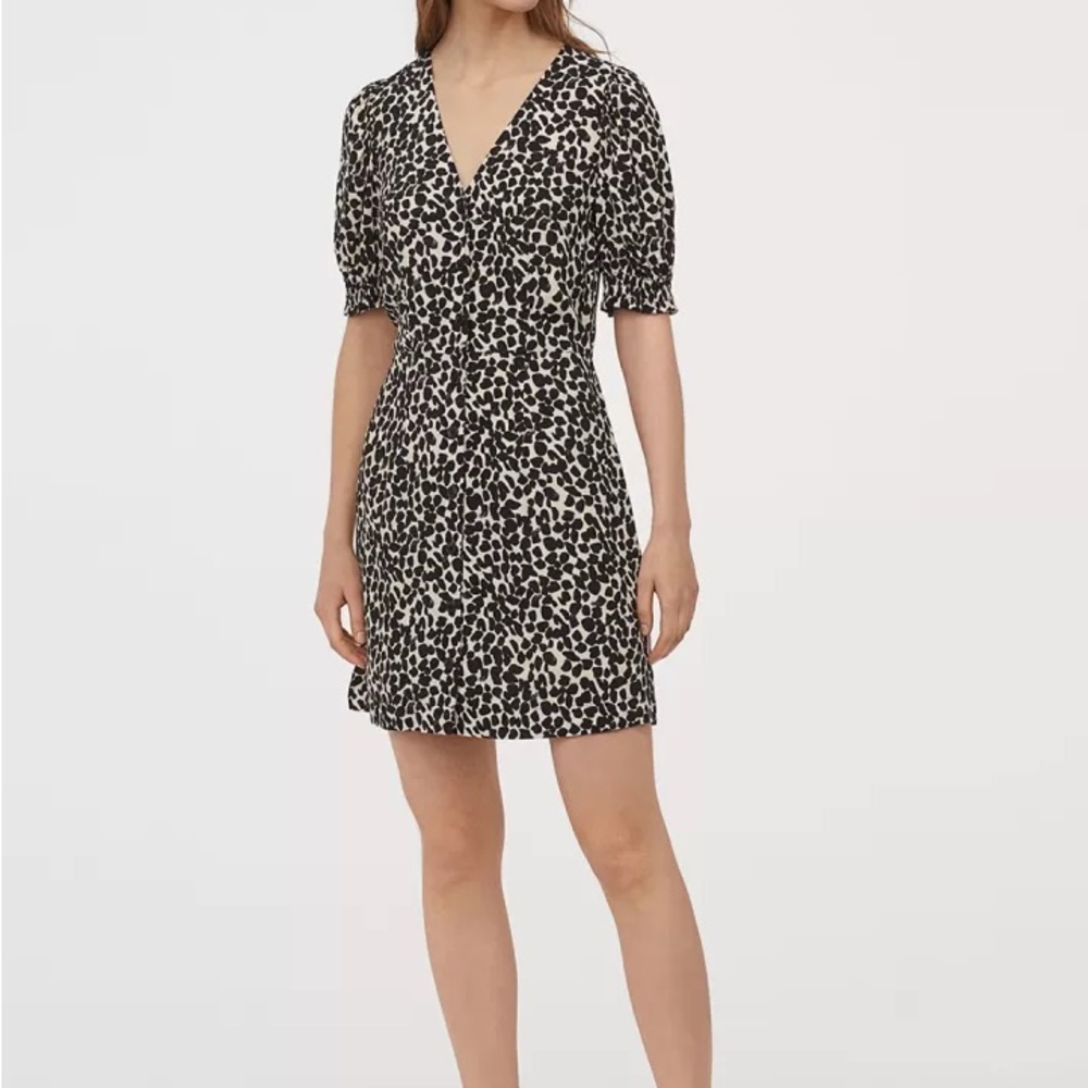 H&M Black and White Puff Sleeve V-Neck Mini Dress